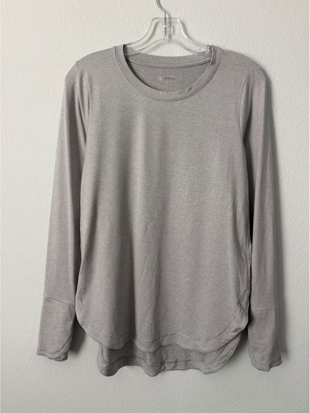 Athleta Long Sleeve Round Neck Gray Tone Stretch Hi-Low Shirt Women's Size S